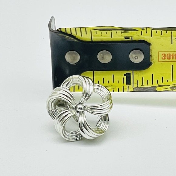 LISNER Floral Ribbon Earrings Screwback Silver Tone Classic Career Cosplay LARP - Picture 4 of 10